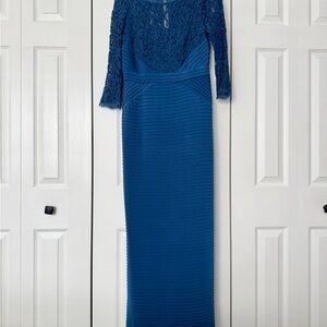 Elegant Blue Lace Evening Dress